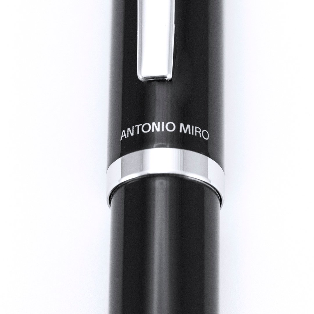 Dayo - Antonio Miro