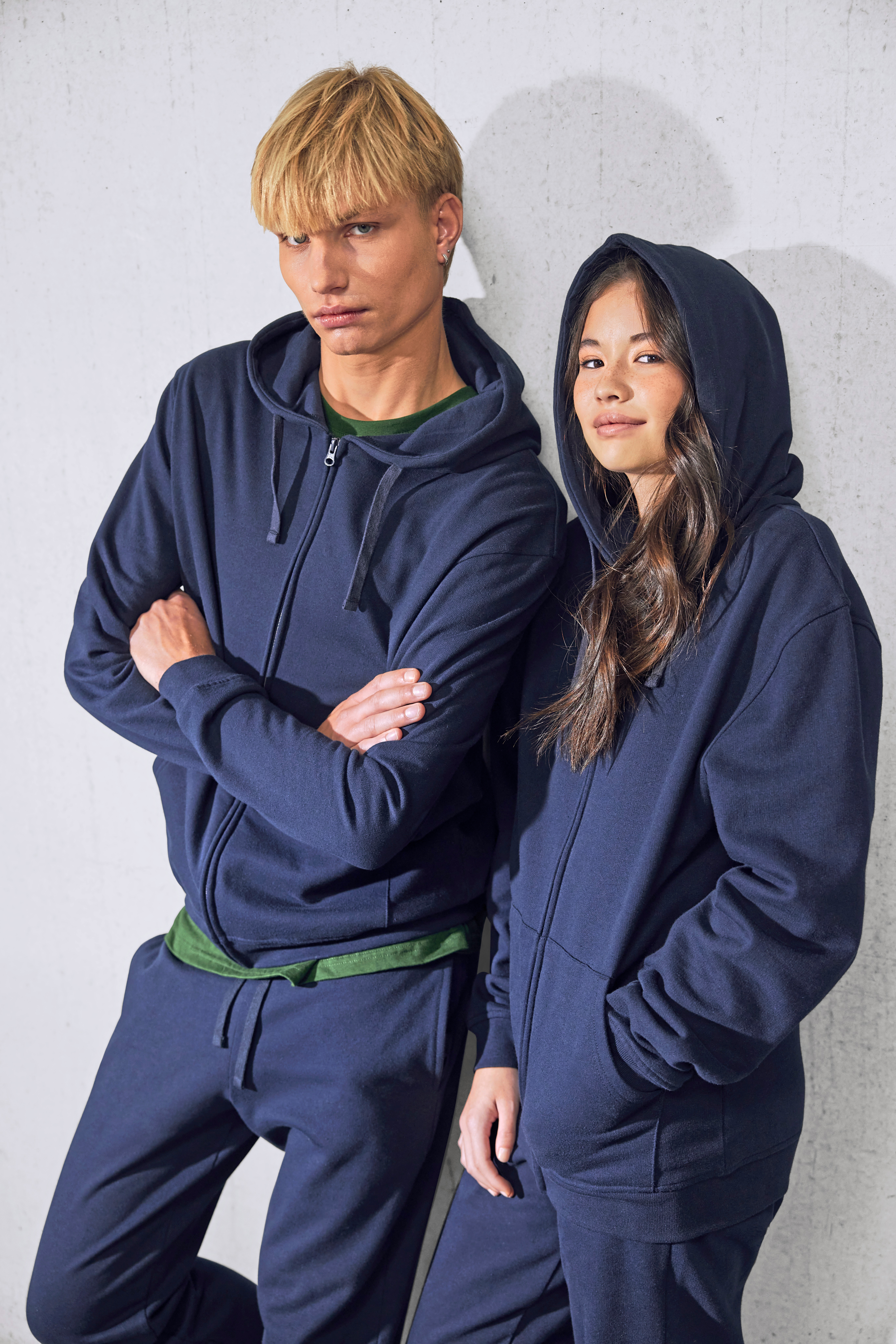 ID.334 Zip Hood - B&C
