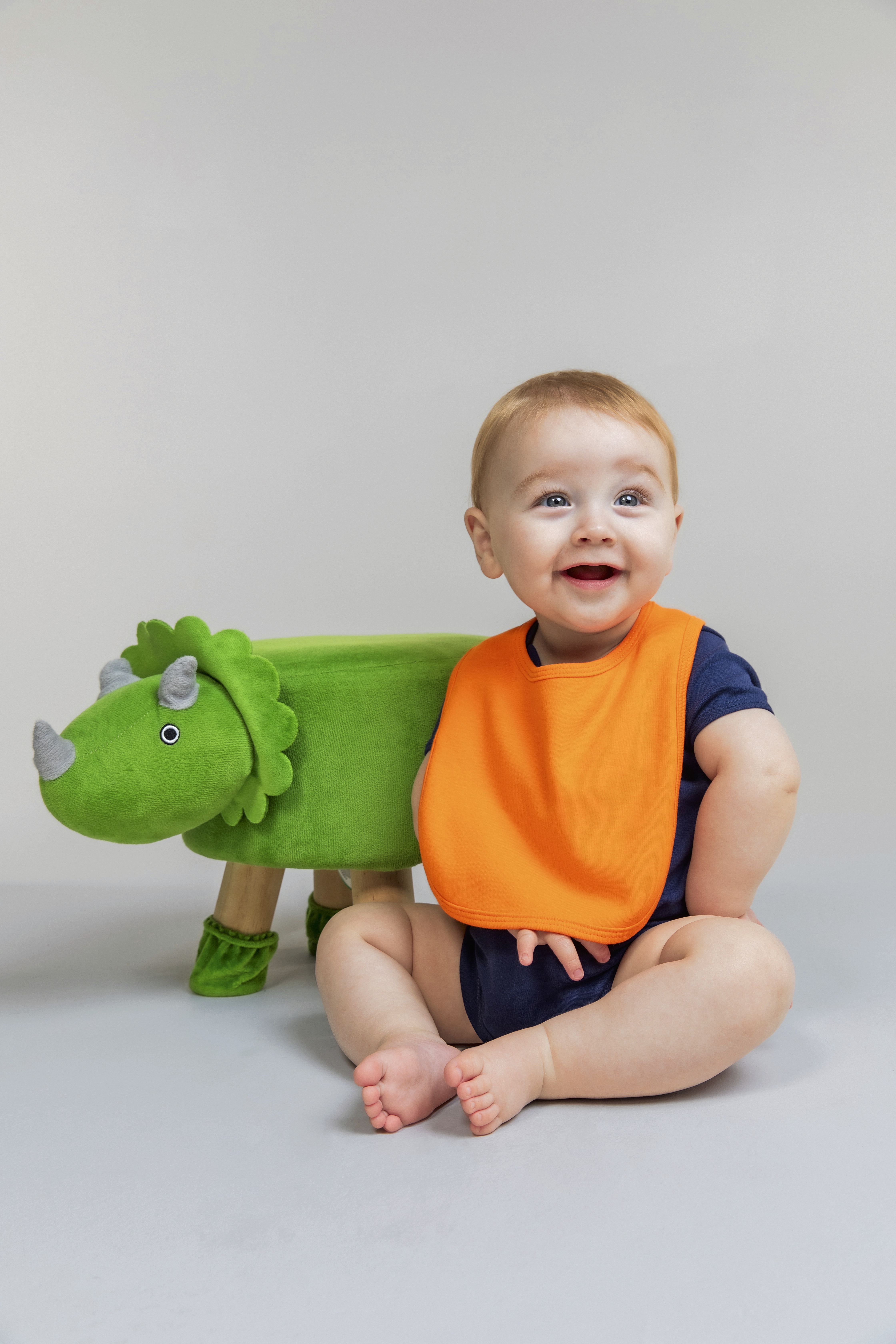 Plain And Contrast Bib - Larkwood